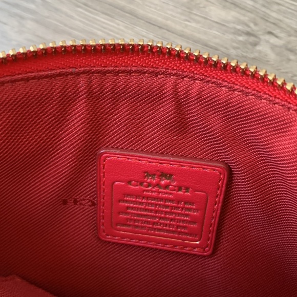 Coach Red Wristlet with gold details - Picture 7 of 9
